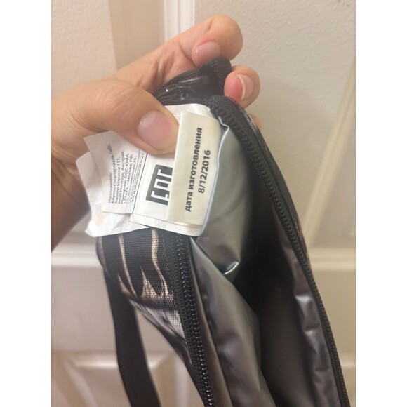 Burton Over the Shoulder Beer Holder Cooler 5 cans Picasso style face print - Picture 10 of 13